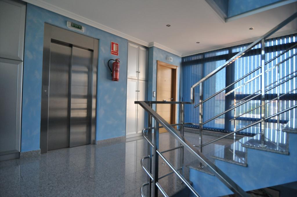 Apartamentos Turisticos Vilagarcia- Rio Ulla บิลาการ์เซีย เด อาโรว์ซา ภายนอก รูปภาพ