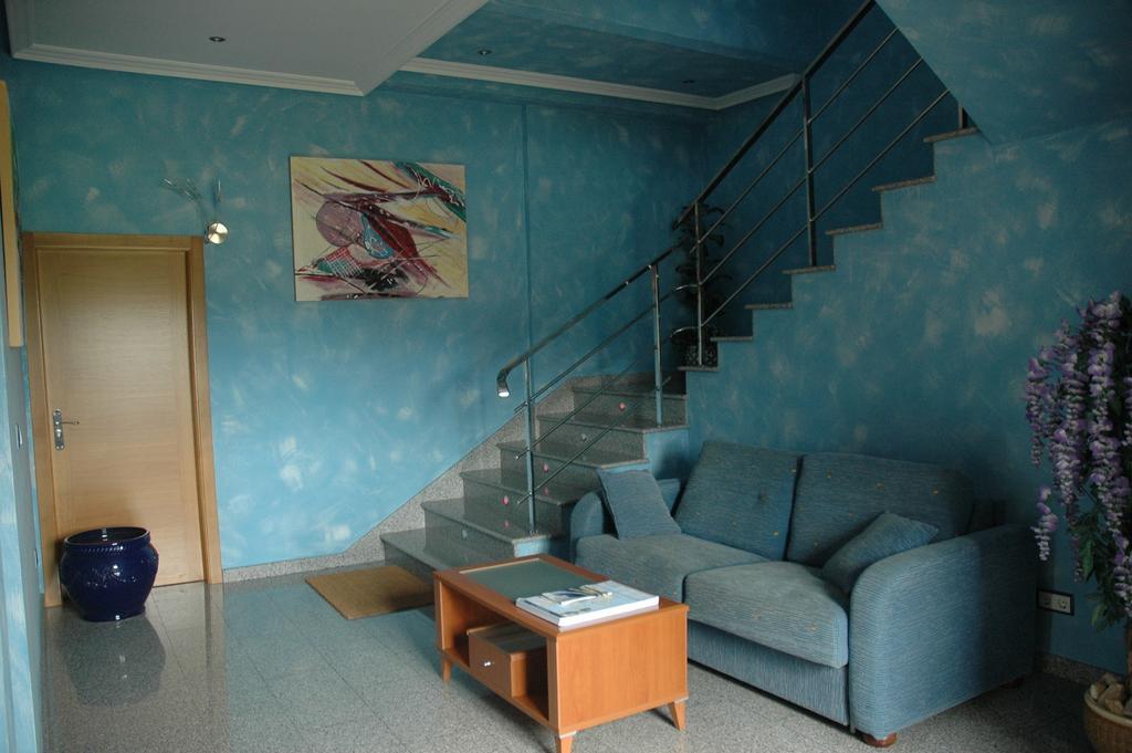 Apartamentos Turisticos Vilagarcia- Rio Ulla บิลาการ์เซีย เด อาโรว์ซา ภายนอก รูปภาพ